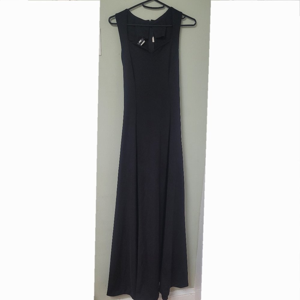 Tuxedo Wholesaler Concert Attire Karen Black Gown Size 4 Wrinkle Resistant